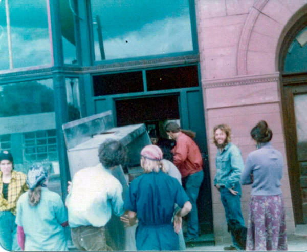 Commonplace Restaurant move 1975